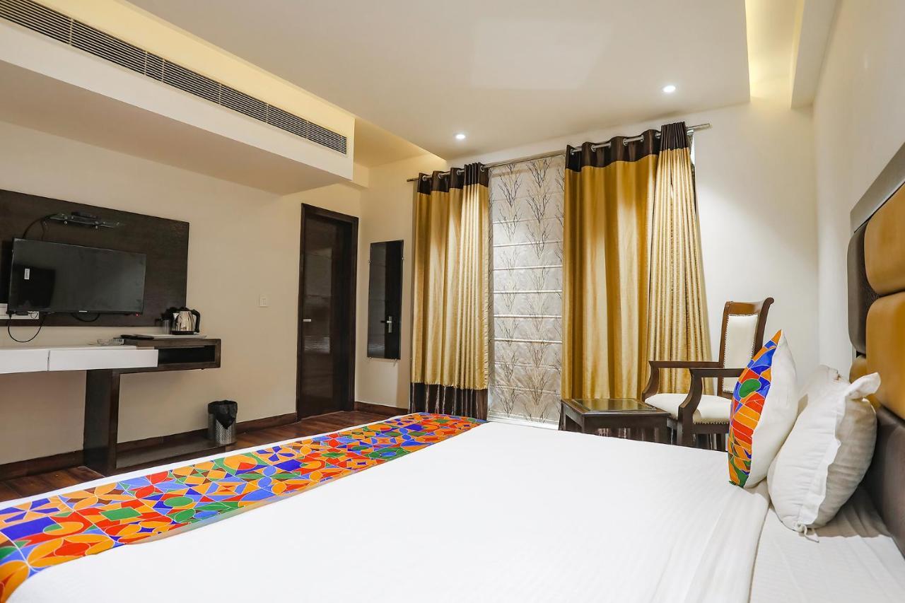 Fabhotel Grand Stay New Delhi Exterior photo